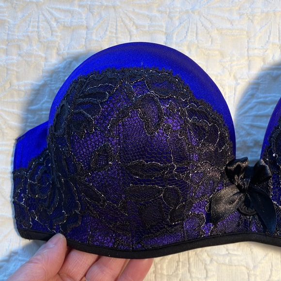 Very sexy strapless 34A Victoria’s Secret purple w/black&silver lace overlay - Picture 2 of 9